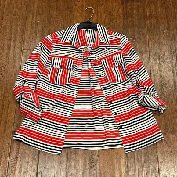 PETITE Small from NOTATIONS Buisness Top - Picture 8 of 15